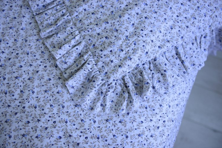 Baumwollbettwäsche mit Rüschen - blaue Wiese