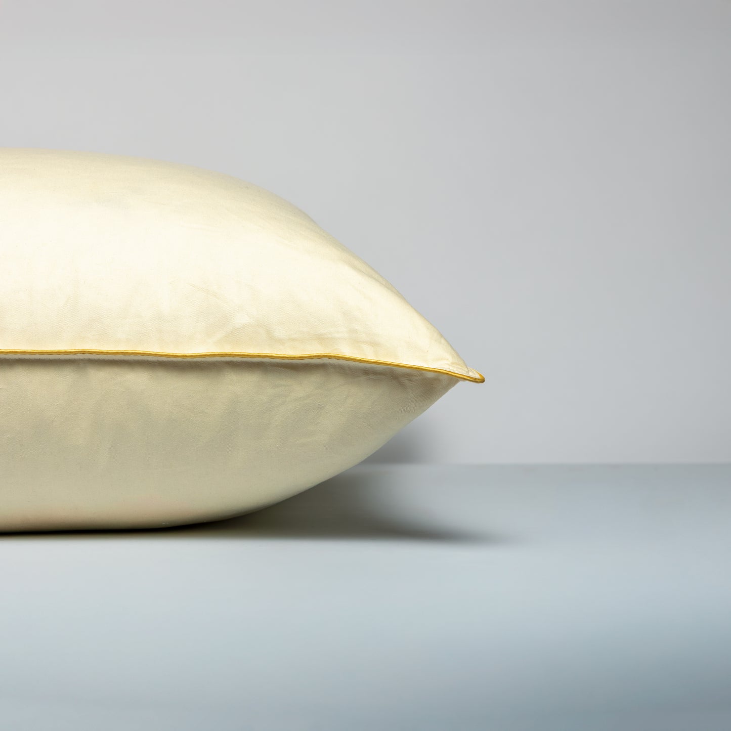 STANDARD Halbdaunenkissen
